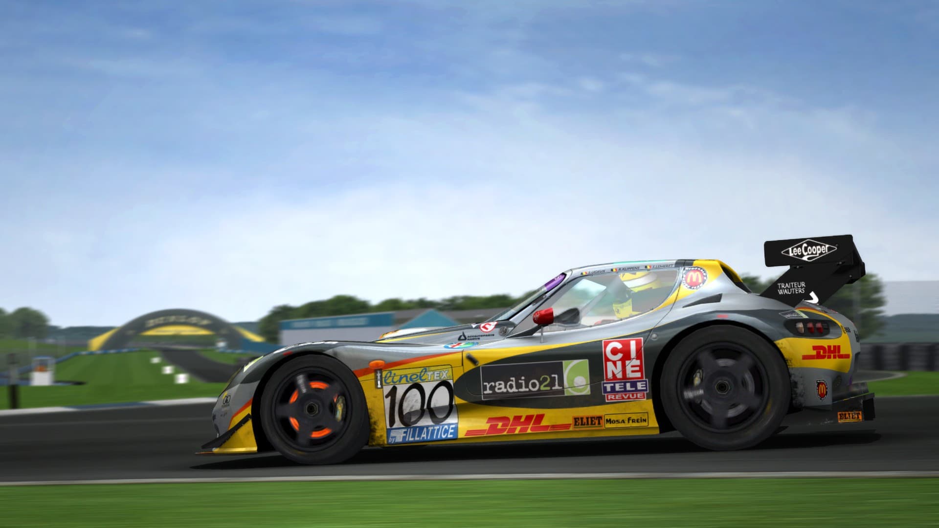 GTR 2 FIA GT Racing Game screenshot 2